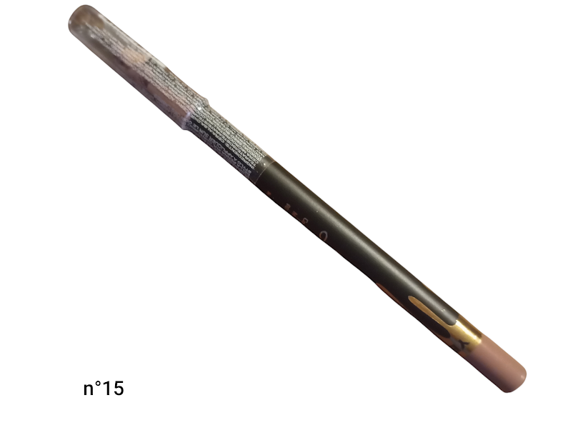 Crayons à lèvres et yeux